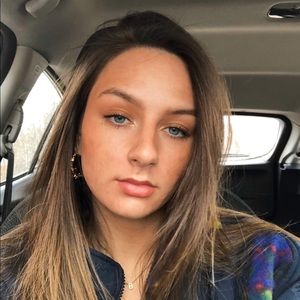 Meet your Posher, Leah